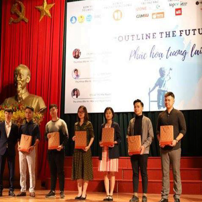 IZONE ĐỒNG HÀNH CÙNG TALKSHOW OUTLINE THE FUTURE
