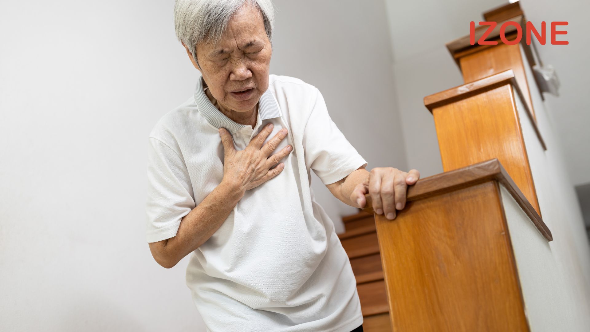 Cụm từ đi với out of