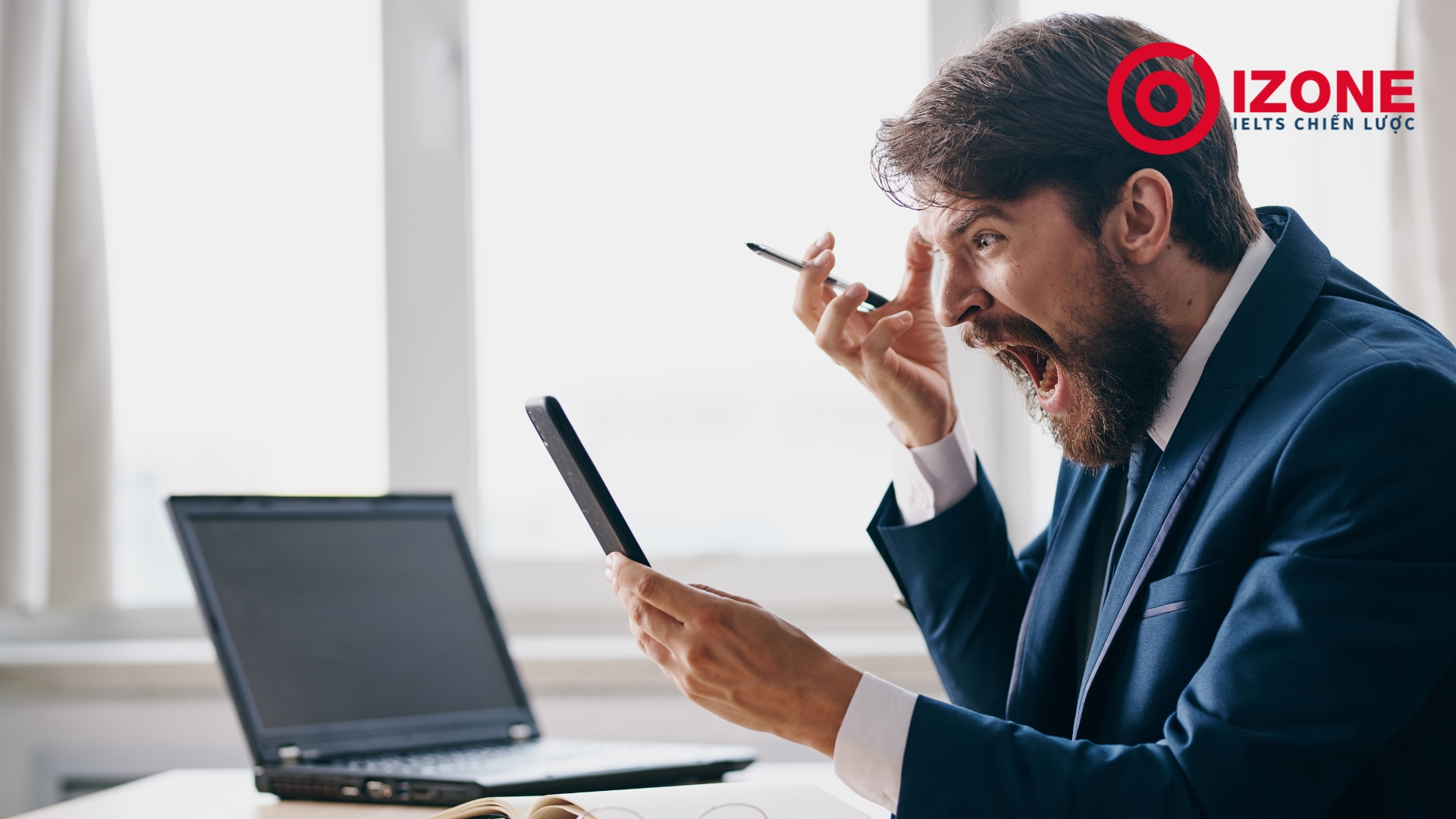 angry đi với giới từ gì